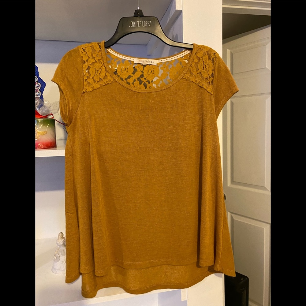 short sleeves shirt
